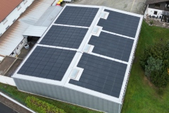 Industriehalle mit einer PV-Belegung von 117,93 kWp